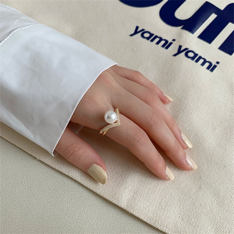 Myra Pearl Adjustable ring